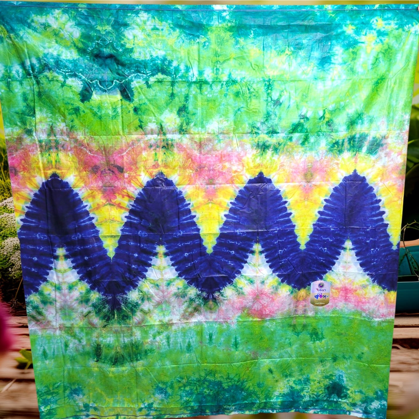 সিরাজগঞ্জের ঐতিহ্যবাহী তাঁতের লুঙ্গি (বাটিক)