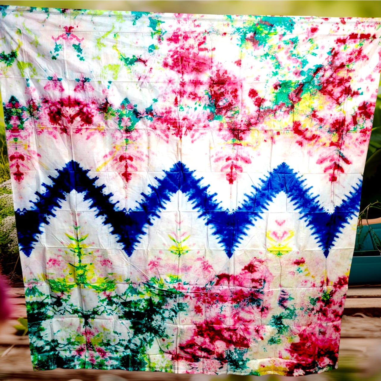 সিরাজগঞ্জের ঐতিহ্যবাহী তাঁতের লুঙ্গি (বাটিক)